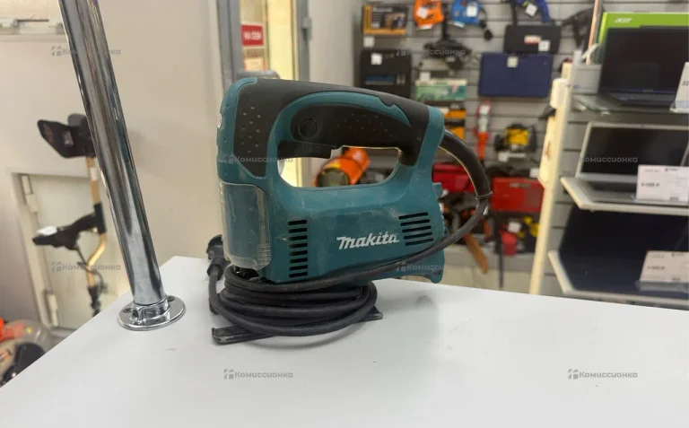 Лобзик Makita 4326