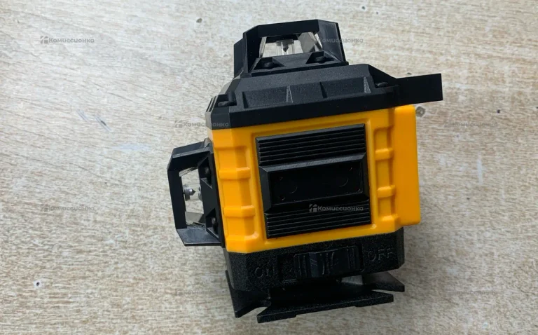 Лазерный уровень dewalt реплика