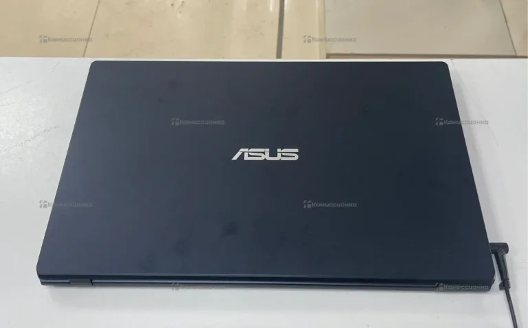 Ноутбук Asus VivoBook R522MA