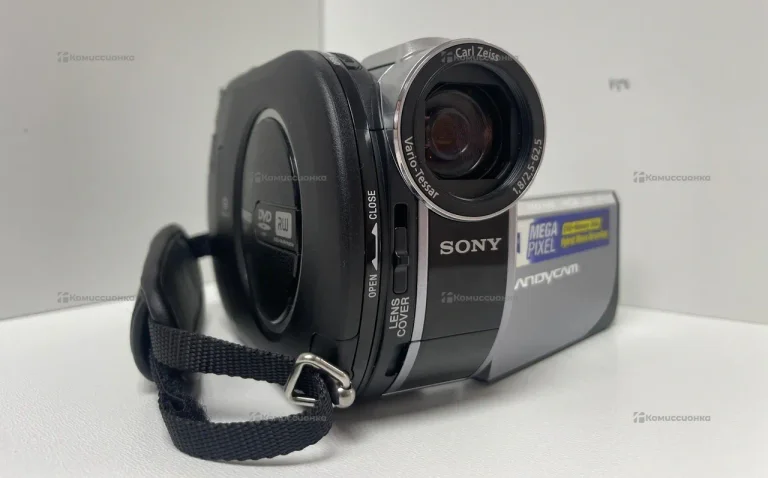 Видеокамера Sony DCR-DVD710