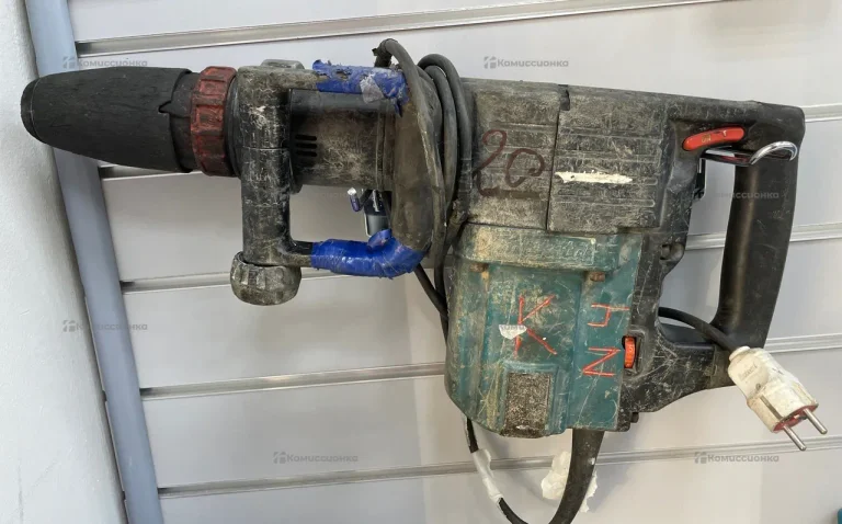 Отбойный молоток Makita HM 1202 C