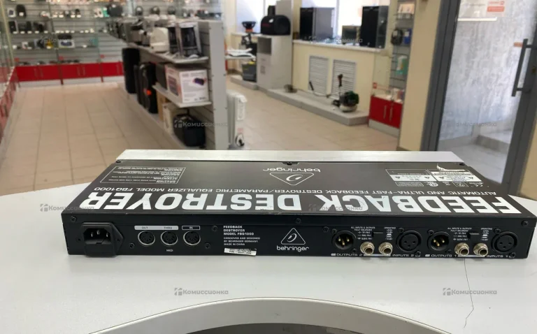 Подавитель обратной связи Behringer FBQ1000