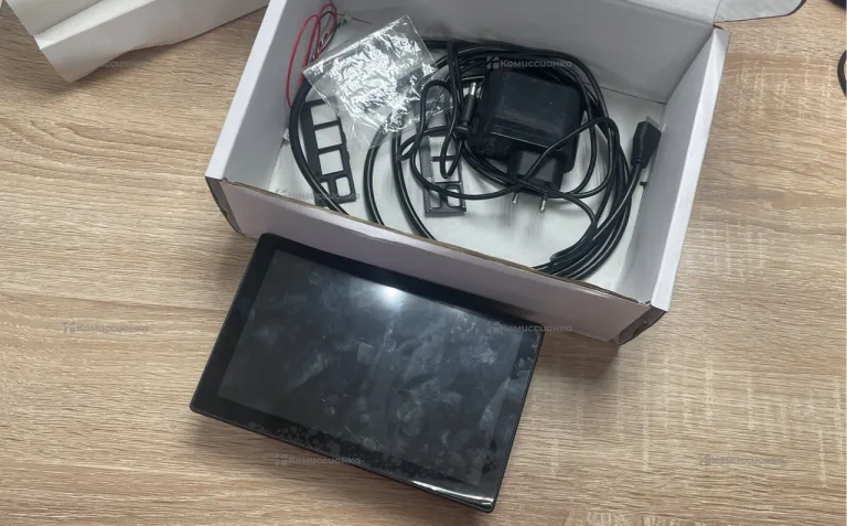 Монитор  monitor touchscreen 7 inch