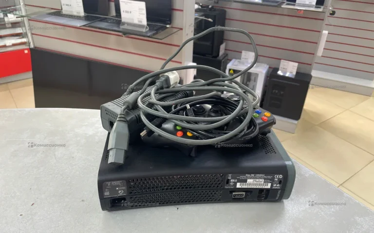 Игровая приставка Microsoft Xbox 360