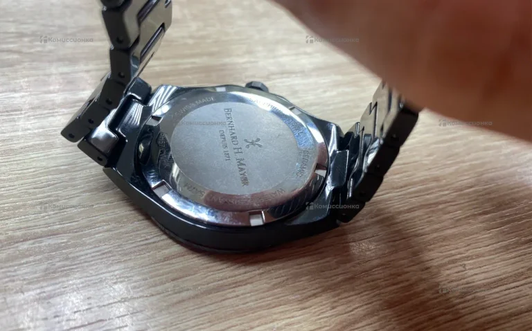 Часы  Bernard H. Mayer