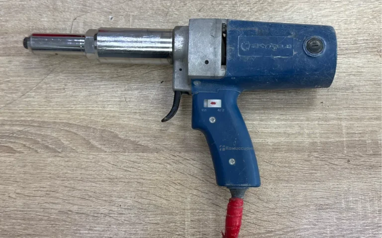 Заклепочник Skytools sk1005