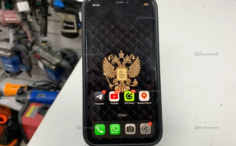 Apple iPhone XR 3/64 ГБ