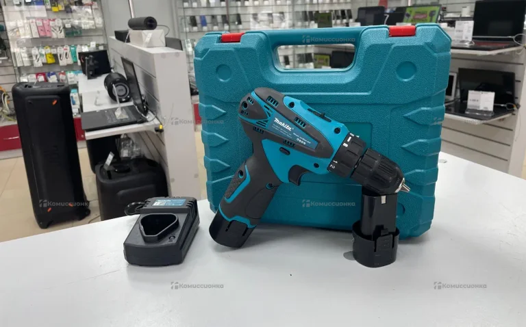 Шуруповерт Makita реплика cнабором