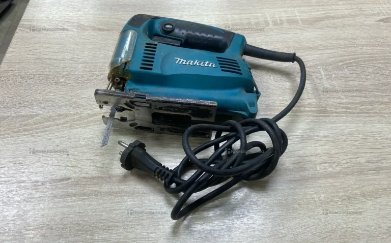 Лобзик Makita 4326