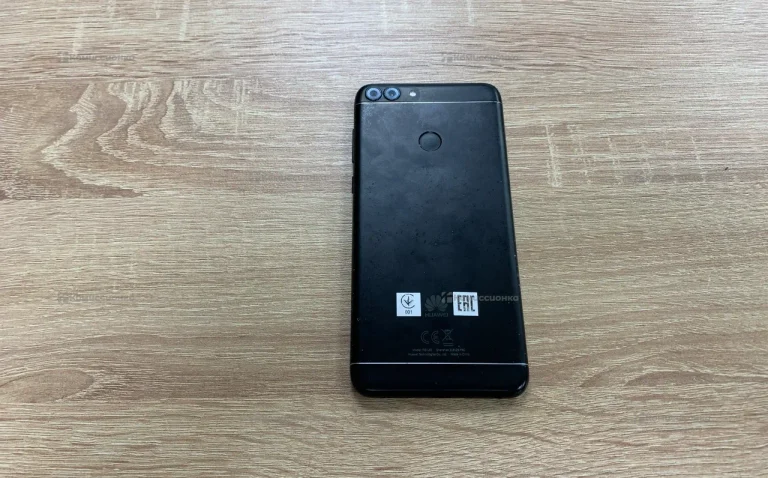 Huawei P smart 3/32 ГБ