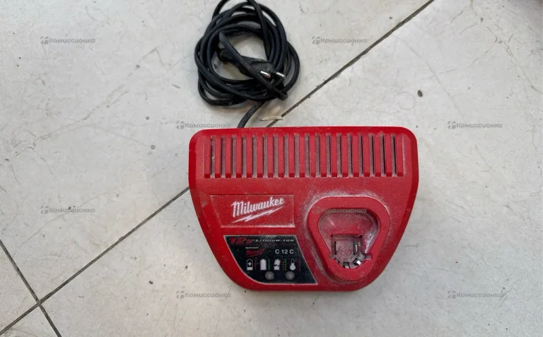 Зарядка Milwaukee C 12 C 12V