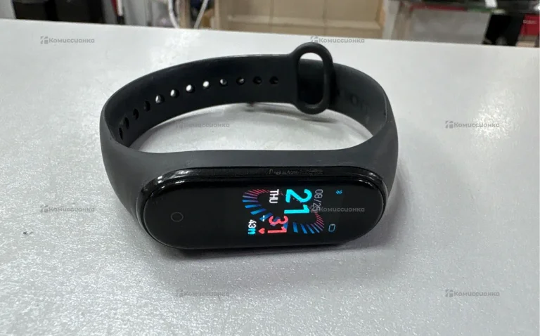 Часы  Xiaomi mi band 4