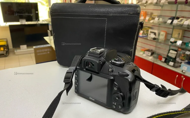 Цифровая зеркальная камера Nikon D3300