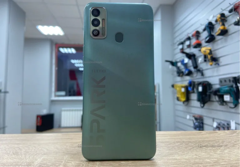 Tecno Spark 7 4/64 ГБ