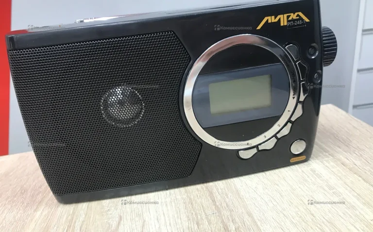 Радиоприемник Лира УКВ1/УКВ2.(1)