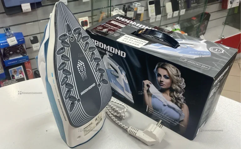 Утюг Redmond Rl-C278
