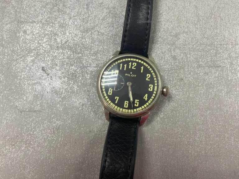 Часы  pilot woolf