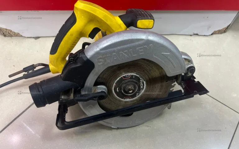Дисковая пила STANLEY STSC1618