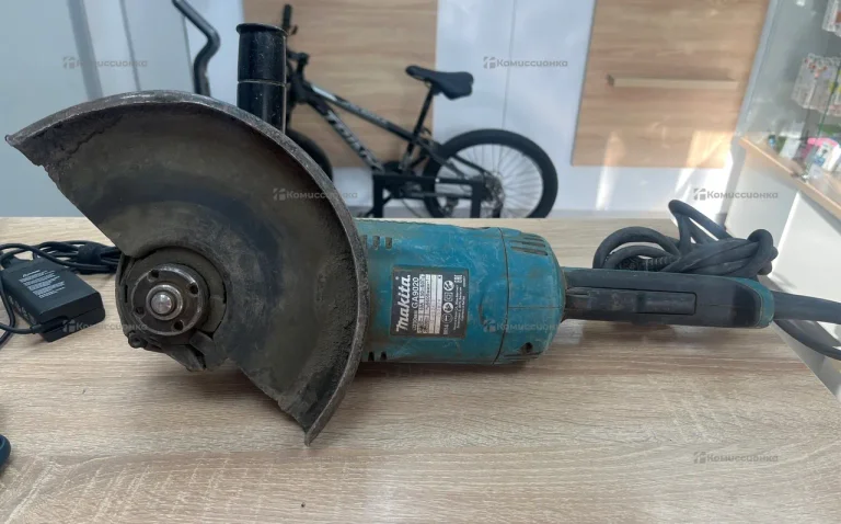 УШМ Makita GA9020
