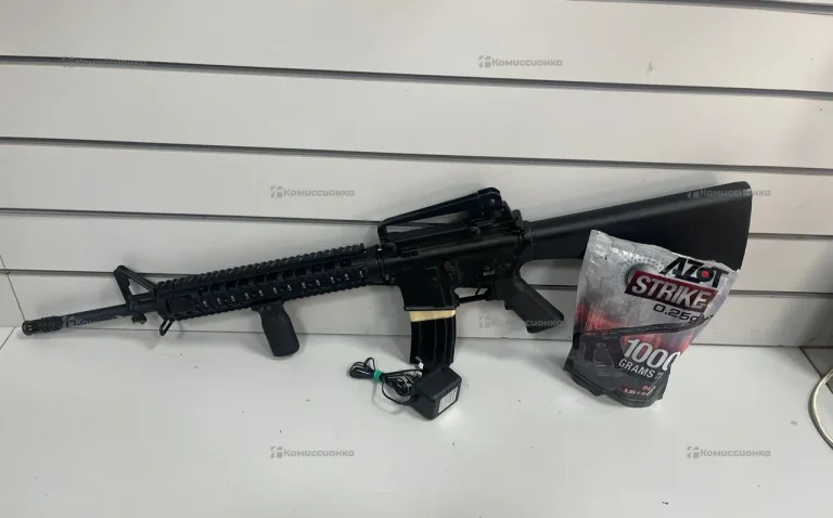 Страйкбольный автомат Cyma M16A4