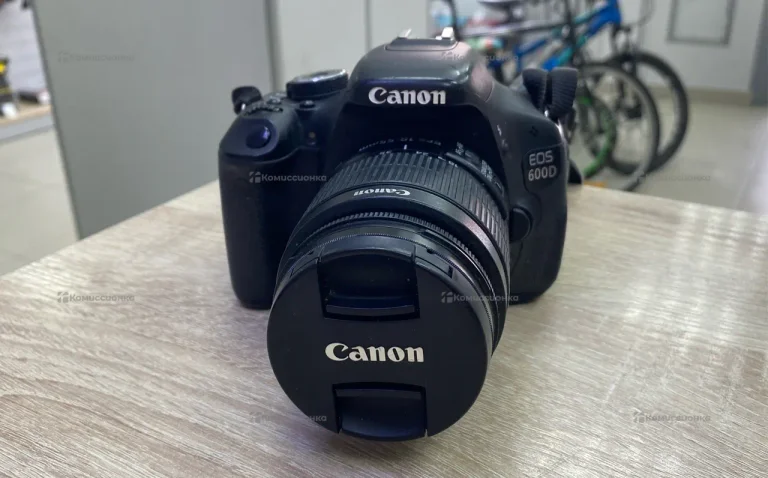 Фотоаппарат  Canon EOS 600D