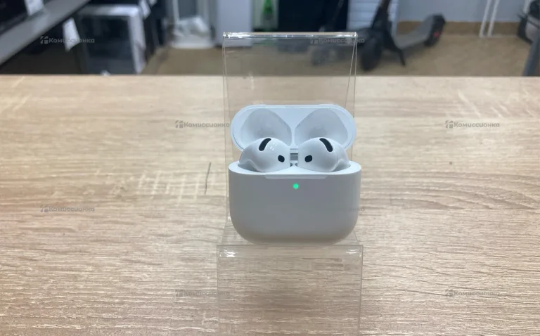 Наушники Apple AirPods 4 с шумоподавлением