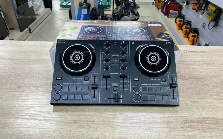 DJ-контроллер Pioneer DDJ-200