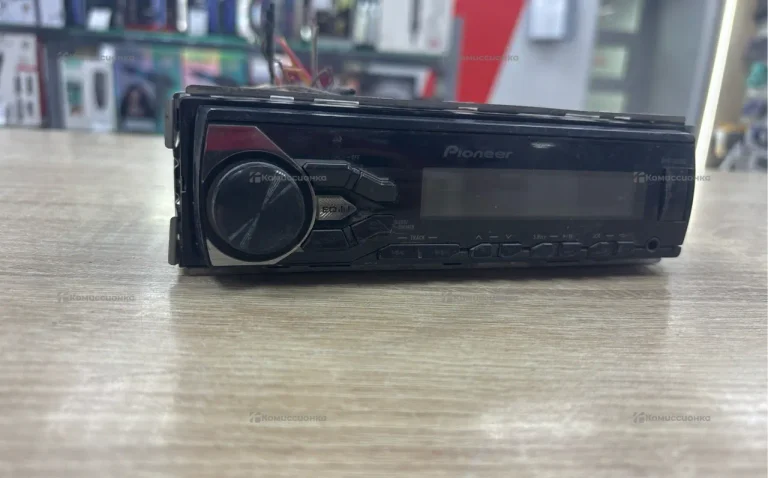 Автомагнитола  Pioneer 180ub
