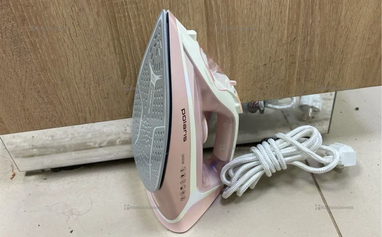 Утюг Polaris PIR 2496K