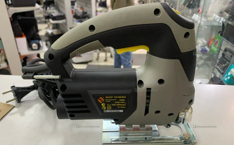 Лобзик Энкор ЛЭ-600/60ЭМ