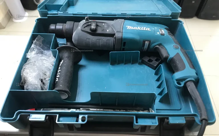 Перфоратор Makita HR2470