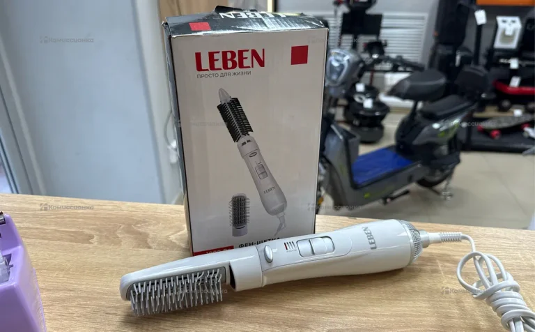 Фен-щетка Leben