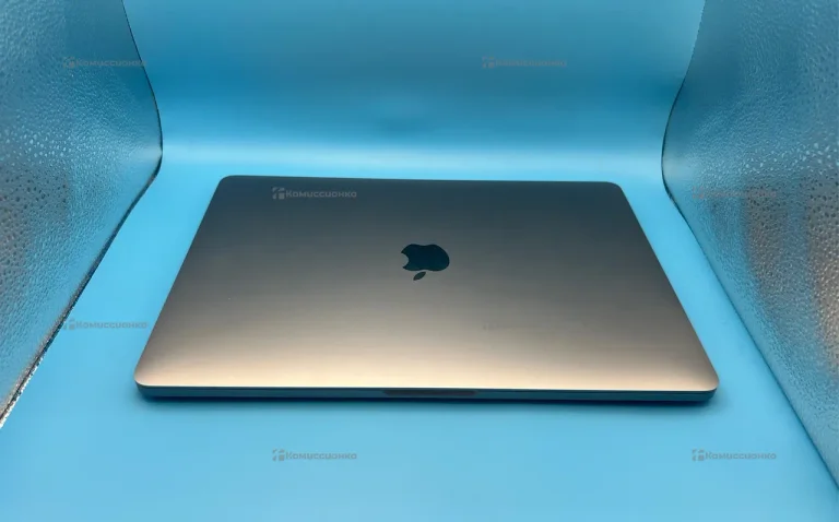 Ноутбук  Apple MacBook Pro 13 M1