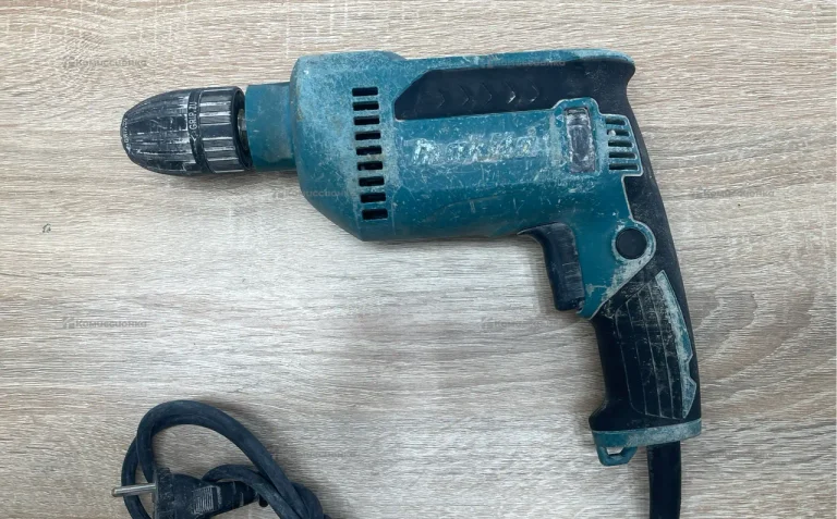 Дрель Makita DP4021