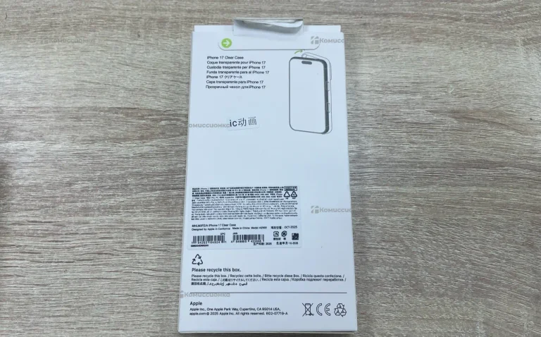 Чехол на IPhone. 17 Clear Case
