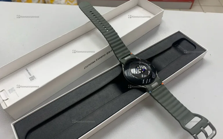 Часы  Samsung Galaxy Watch 7