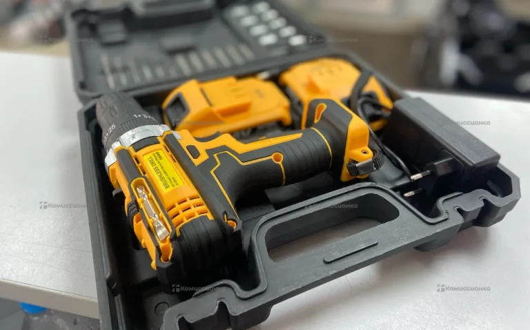 Шуруповерт Dewalt