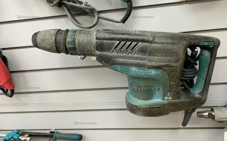 Отбойный молоток makita HM1203C