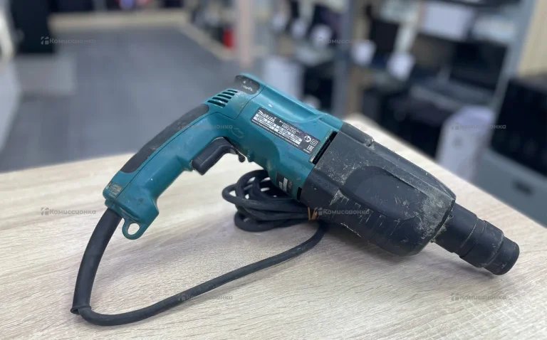 Перфоратор Makita HR2450