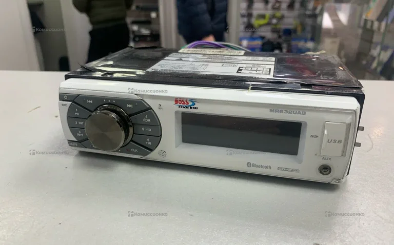 Автомагнитола для катера BossMarine MR632UAB
