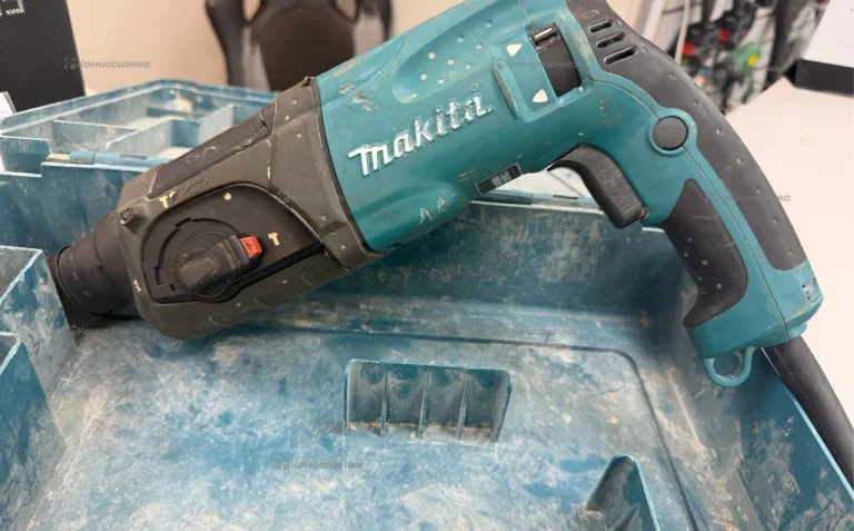 Перфоратор Makita HR2470