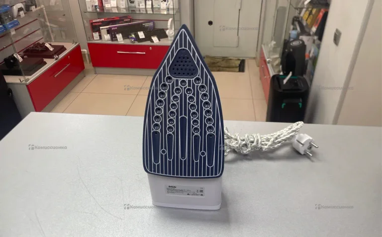 Утюг BBK ISE-2201