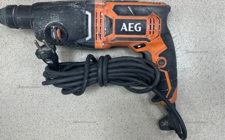 Перфоратор AEG KH 24 IE