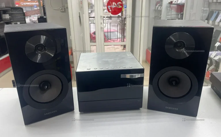Музыкальный центр  Samsung MM-E330D