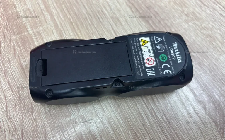 Лазерный уровень Makita LD050P