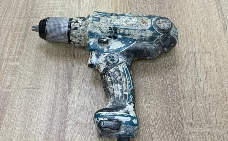 Дрель Makita DF0300