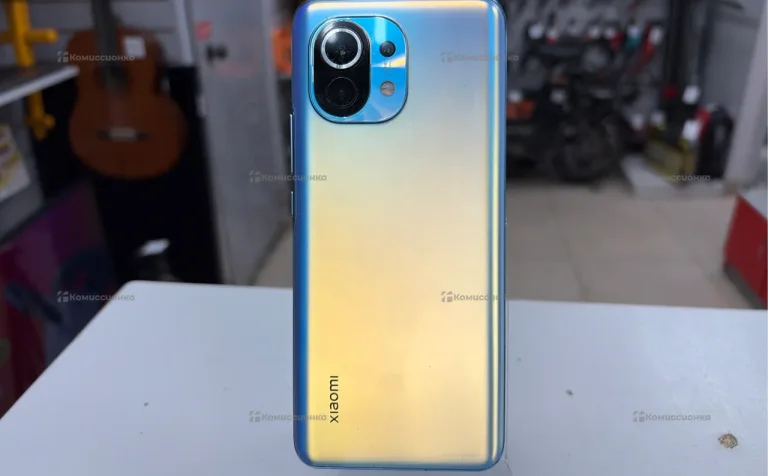 Xiaomi Mi 11 12/256 ГБ