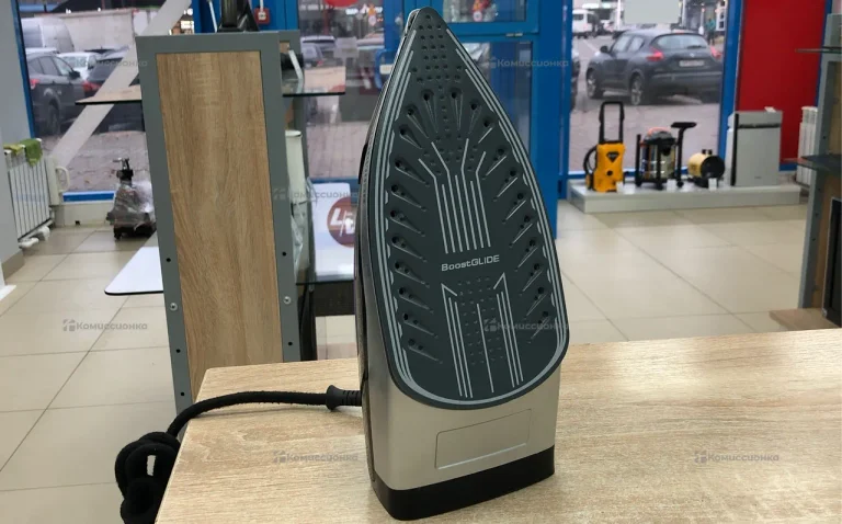 Утюг Redmond C271