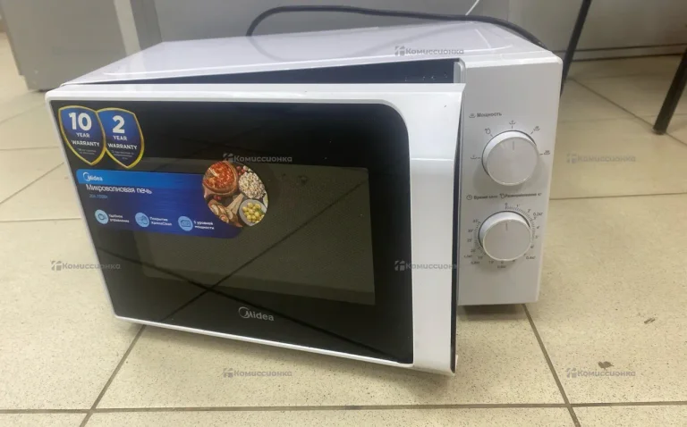 Микроволновая печь  Midea MM720C2