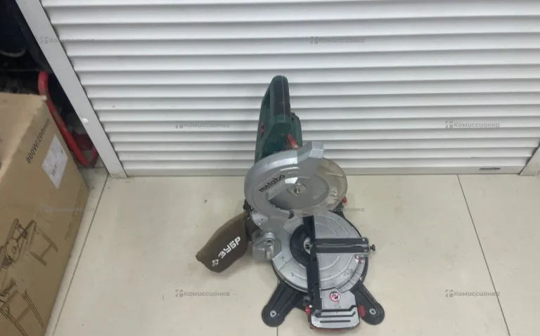 Торцовочная пила Metabo KS216M